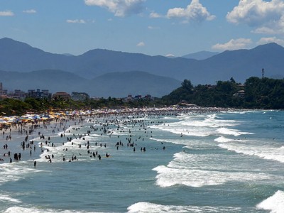 Cai percentual de argentinos no litoral catarinense nesta temporada aponta pesquisa da Fecom�rcio SC